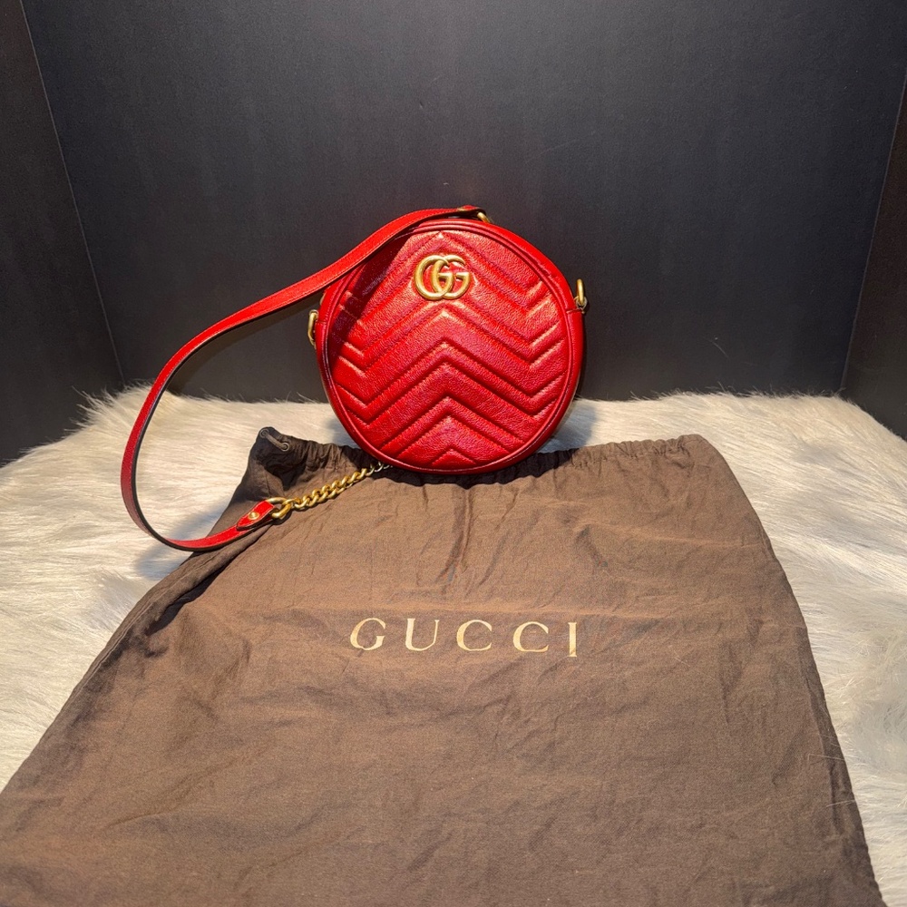 Gucci Marmont Round Crossbody - Picture 2 of 7